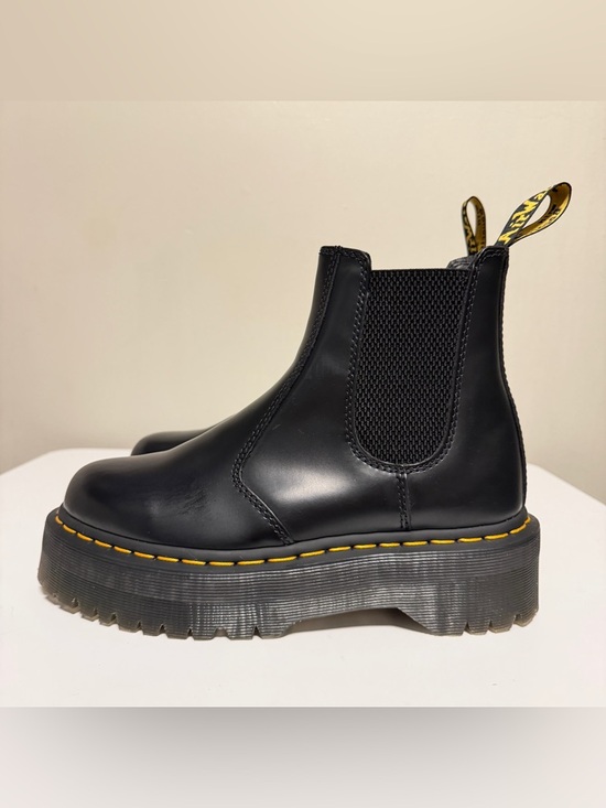 Dr. Martens Shoes - Dr. Martens 2976 Quad Smooth Leather Platform Chelsea Boots Women’s US 8 UK 6